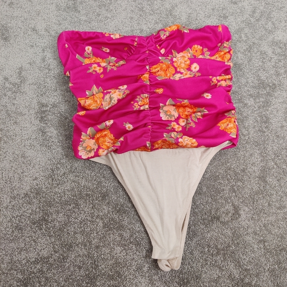 Wayf Women's Floral Bodysuit Size Large NEW Pink Orange Strapless